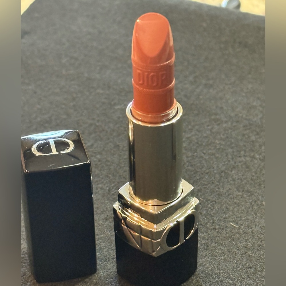 Christian Dior Lipstick - Nude Touch. NEW see pictures
